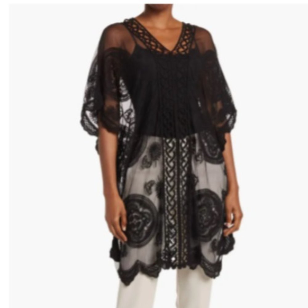 $59 *NWT* (OS) VINCE CAMUTO Embroidered Topper